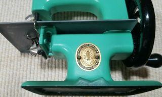 RARE Vintage Singer Sewhandy Model 20 - Blue Green - Child Sewing Machine 3