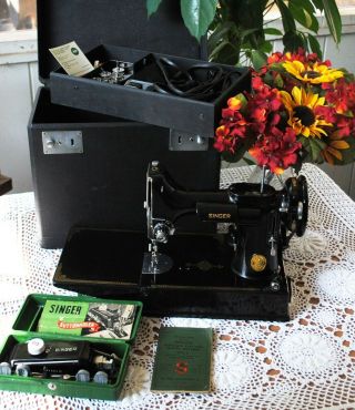 Rare 1948 Singer 221 - 1 Featherweight Sewing Machine With Accessories & Case