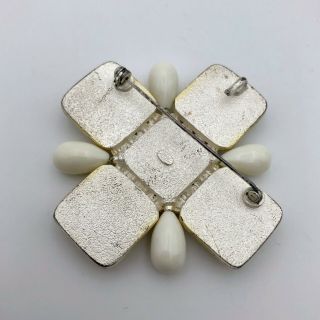 RARE Chanel CC Logo Ivory White Pearl Beads Enamel Round Pendant Brooch Pin 2