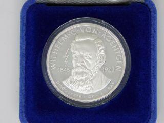 X - Ray Wilhelm C Von Roentgen.  999 Fine Silver Proof Medal Round 1 Oz.  Rare
