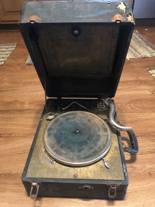 Rare Vintage Regal Hand Crank Phonograph Record Player,  Antique