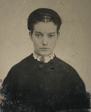 Antique American Pretty Portrait Of Young Lady Tintype Photo