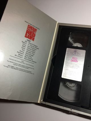 RED DAWN Patrick Swayze VHS Lea Thompson MGM/UA Big Box 1984 Release RARE 3
