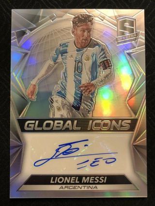 2016 - 17 Panini Spectra Lionel Messi Global Icons Autograph 13/40 (rare)