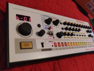 Roland Boutique Tr - 08 Rhythm Composer Ultra Rare White 808