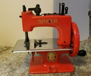 Rare Vintage Singer Sewhandy Model 20 - Red - Child Sewing Machine