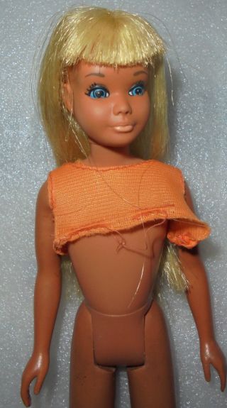 Vintage Barbie Skipper Doll.  Blonde Tan Skin,  Bend Legs