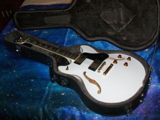Rare White Washburn Semi Hollow Body Electric Hb35whk Guitar W/hard Shell Case