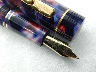 Conway Stewart Churchill Fountain Pen.  Limited Edition.  18ct B Nib.  Rare.