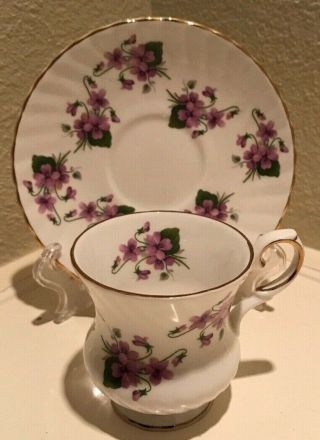 Elizabethan Fine Bone China Tea Cup And Saucer From England - Violets