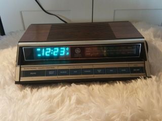 Vintage General Electric Ge Electronic Touch Control Alarm Clock Radio 7 - 4662a