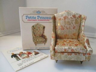 Vtg Petite Princess Fantasy Dollhouse Furniture Salon Wing Chair Gold 
