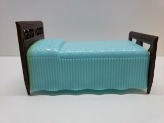 Vintage Renwal Twin Bed 1:16 Scale Blue Spread