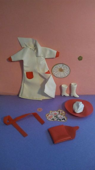 Vintage Topper Dawn/pippa Dolls " Clone Raincoat " Cute Outfit/clothing.  