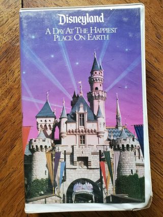 Vhs Disneyland A Day At The Happiest Place On Earth 1993 Clamshell Case Rare