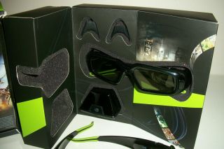 Rare NVIDIA 3D Vision Kit with (2) Wireless NVidia 3D Glasses 942 - 10701 - 0007 - 000 2