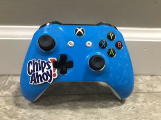 RARE Pizza Hut and Chips Ahoy Xbox One Controller 2