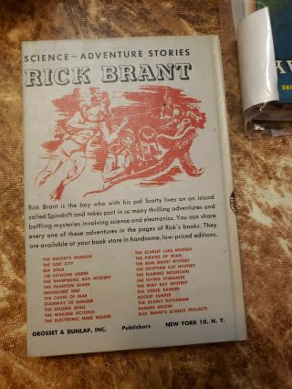 Rick Brant Science - Adventure 23 DANGER BELOW John Blaine 1968 Very very rare 3
