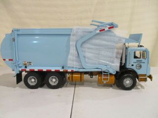 First Gear Chicago Dept Of Streets & Sanitation Garbage Truck 19 - 3045 Rare