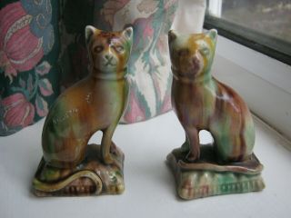 VERY RARE and FINE Whieldon pottery figures of a cat and dog,  C.  1780/90. 3