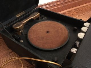 Extremely Rare Harris Electrotone Record Player/AM Radio 30’s 2