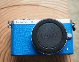 Panasonic Lumix Dmc - Gm1 16.  0mp M43 Rare Blue Body Smallest Very Good No Box