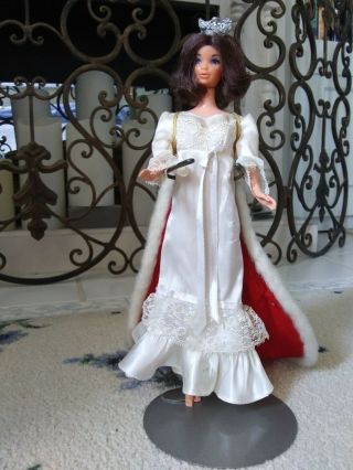 Vintage Walk Lively Miss America Barbie Doll 3200 Looks Good