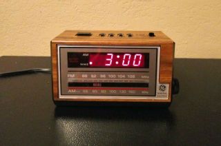 General Electric Alarm Clock Am/fm Radio Snooze Ge 7 - 4601a Vintage