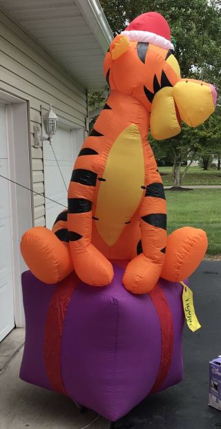 Gemmy Rare 8’ Christmas Tigger On Present Airblown Inflatable Winnie Pooh Santa 3