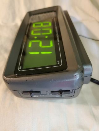 Lenoxx Sound CR - 776 AM/FM Alarm Clock Radio Large Green LED Display 3