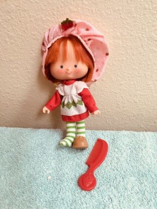 Vintage Classic Strawberry Shortcake Doll With Comb Still Has Scent