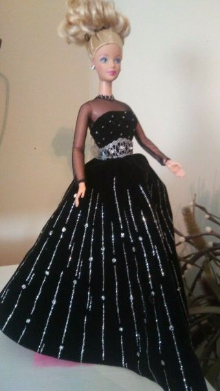 Vintage 1991 Barbie Doll 1998 Happy Holidays Black Velvet Dress W/pink Tulle