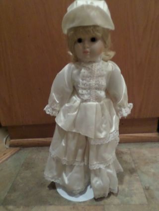 Porcelain Doll.  16 " Tall.  Wedding Dress W Hat.  Blonde Hair & Deep Blue Eyes Wow