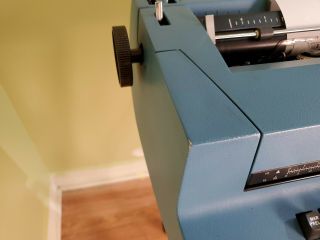 Vintage IBM Selectric II Correcting Typewriter w/ Cover RARE BLUE.  con 2