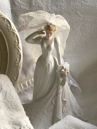 Vtg Musical Porcelain Victorian Dress Bride 8 1/2” Doll 1980’splays “evergreen “