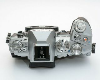 RARE Olympus OM - D E - M1 MK 1 16.  3MP Digital Camera - Silver (Body Only) 2