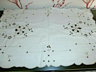 Vintage White Cotton Table Runner With Madeira Hand Worked Embroidery 25 " X 16 "
