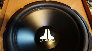 JL Audio 18W3 - D4 18 