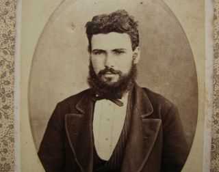 Antique Cdv Photo - Handsome Man With A Large Beard - Circa 1870s