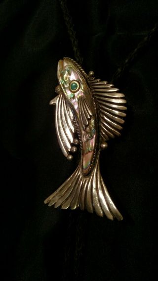 Vintage Bennett Rare Specialty Sterling Silver Fish W/abalone Shell Bolo Tie