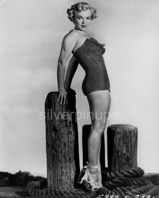 Orig 1951 Marilyn Monroe In Swimsuit.  Rare Pin - Up Portrait.  Gorgeous