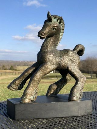 Rare Early 20th Century Bronze Sculpture Of A Frolicking Colt - Peter Ganine