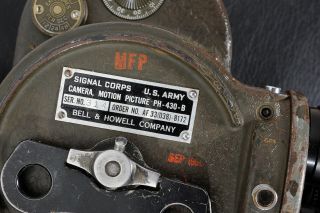 Rare c1952 PH - 430 - B Signal Corps Bell & Howell Filmo 16mm Movie Camera. 2