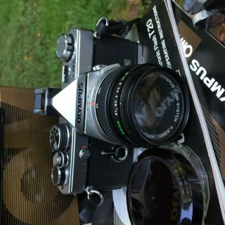 RARE Olympus OM - 2N MD Film Camera w/ 50mm f1.  8 Lens Boxes Case manuals 2